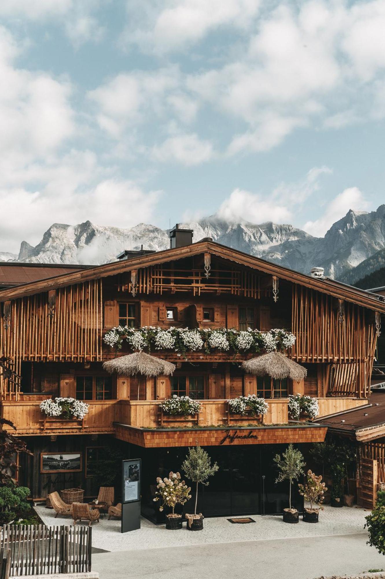 Jufenalm Boho & Restaurant Hotel *